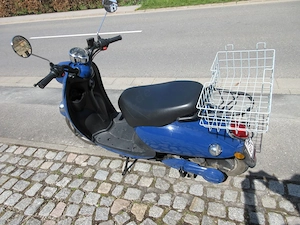 Elektroscooter "UNU Rebell"