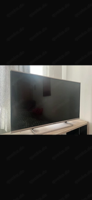 Panasonic LCD 42 Zoll zu verschenken 