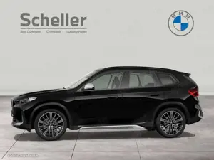 BMW X1 sDrive18i  xLine LED Navi AHK Bild 4