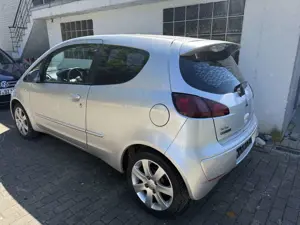 Mitsubishi Colt Bild 2