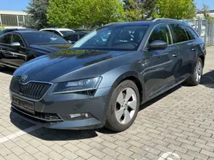 Skoda Superb Combi 2.0 TDI*DSG*KAM*AHK*Temp*SHZ*PDC*