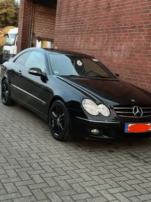 Mercedes-Benz CLK 220 Coupe CDI Avantgarde Bild 5