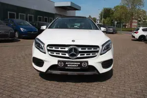 Mercedes-Benz GLA 180 AMG Line, Pano, RFK, SHZ