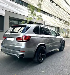 BMW X5 xDrive40d M Paket Standheizung Head UP AHK Bild 2