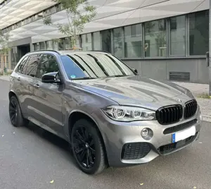 BMW X5 xDrive40d M Paket Standheizung Head UP AHK Bild 5