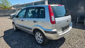 Ford Fusion Bild 4