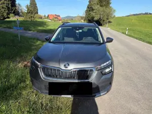 Skoda Kamiq 1.0 TSI Ambition | WERKSGARANTIE bis 09/2028 | SCHECKHEFT | 1.HAND | LED | KESSY