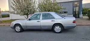 Mercedes-Benz E 280 Oldtimer Sammlerstück orig.101598 km