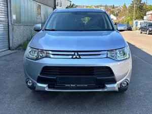 Mitsubishi Outlander Bild 2