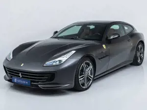 Ferrari GTC4 Lusso V12 - Carbon, Approved, Lift, Panorama