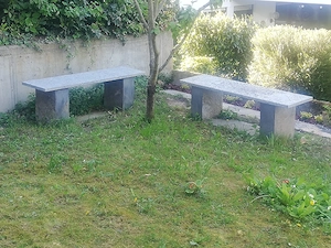 2 gute Granitbänke aus unserem Garten zu verschenken gegen Abbau und Abholung