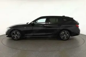 BMW 320 320i Touring M Sport Aut. LED ACC Navi AHK Bild 2