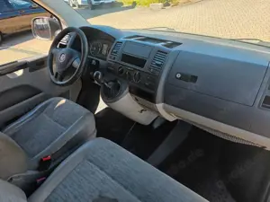 Volkswagen T5 Transporter Bild 2