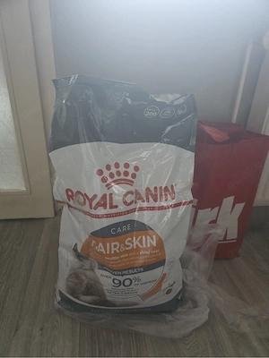     Katzenfutter (10 kg, unbenutzt)