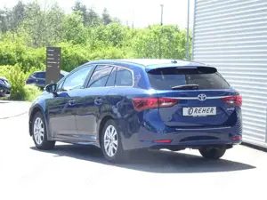 Toyota Avensis Avensis EDITIONS-S SOL/ 8fach bereift/NAVI/ UVM Bild 4
