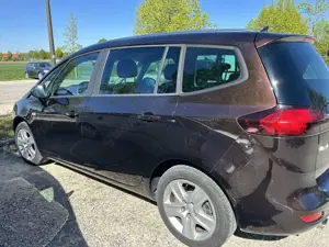 Opel Zafira Tourer 1.6 ECOTEC DIT Aut. Active Bild 2