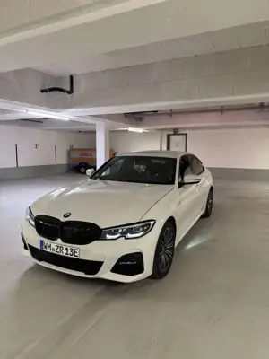 BMW 330 330 e M Sport Harman Kardon