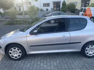 Peugeot 206 Bild 3
