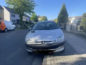 Peugeot 206 Bild 2