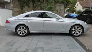 Mercedes-Benz CLS 350 CGI NAVI PDC SHD XENON LEDER SHZ Memory Bild 2