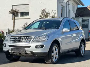 Mercedes-Benz ML 350 4 MATIC ALLRAD*GARANTIE*ALCANTARA*AHK*