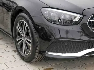 Mercedes-Benz E 300 Limousine Avantgarde+MultiBeam+Ambiente+DAB Bild 4