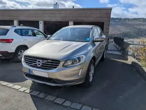 Volvo XC60 XC60 D4 Geartronic Momentum 190PS Xenon Navi *TOP Zustand*