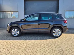 Skoda Karoq 1.5 TSI 150PS DSG Selection AHK Klimaautomatik Sit