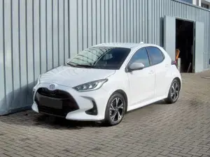 Toyota Yaris 1.5 Teamplayer ACC+LED+SHZ+Fernlichtass.