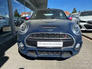 MINI Cooper S Cabrio JCW Trim 17''LMLeder Navi RFK H/K LED Parkass. Bild 2