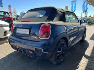 MINI Cooper S Cabrio JCW Trim 17''LMLeder Navi RFK H/K LED Parkass. Bild 3
