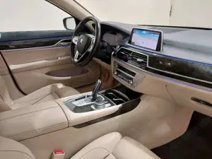 BMW 750
