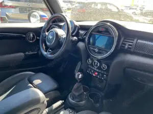 MINI Cooper S Cabrio JCW Trim 17''LMLeder Navi RFK H/K LED Parkass. Bild 5