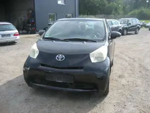 Toyota iQ