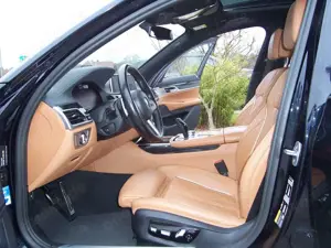 BMW 745