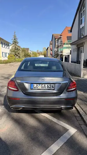 Mercedes-Benz E 200 E 200 (213.042)