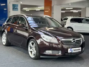 Opel Insignia A Sports Tourer 4x4*LEDER*NAVI*SITZH*