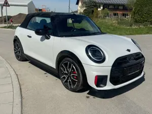 MINI John Cooper Works Cabrio MINI JCW Cabrio 231 PS John Cooper Works Trim, X