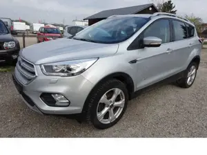 Ford Kuga Titanium Kamera Parkassyst Leder Navi Bi-Xenon