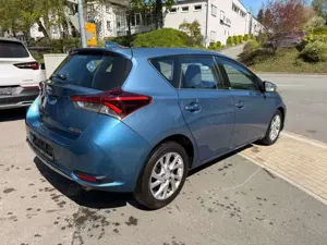 Toyota Auris Edition-S Klimautomatik,R.Kamera,Neu Tüv Bild 3