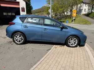 Toyota Auris Edition-S Klimautomatik,R.Kamera,Neu Tüv Bild 5