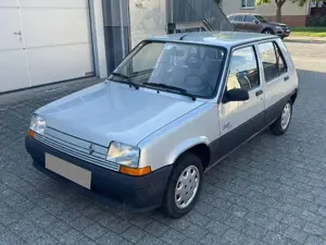 Renault R 5