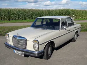 Mercedes-Benz W 114/115 Strich-Acht 250 / 8