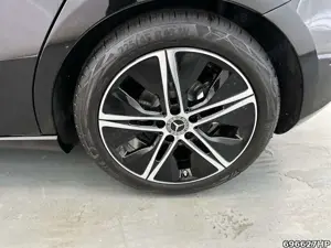 Mercedes-Benz A 180 Progressive  AHK Keyless-GO LED 360° SHZ . Bild 5
