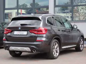 BMW X3 xDrive20d Autom. Leder Panorama Navigation Bild 4