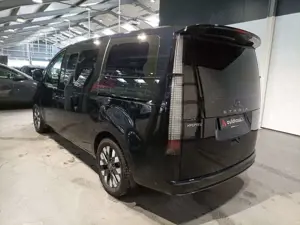 Hyundai STARIA 2.2 CRDi 4WD|7Sitzer|Navi|Sitzbelüftung Bild 4