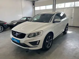 Volvo XC60 D4 R-Design*Momentum**Kamera*ACC*Navi* SHZ+Winter