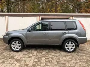 Nissan X-Trail 2.5 4x4 Aut. Pano Klima AHK Sitzheizung Leder