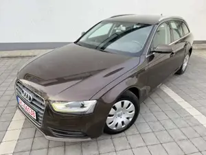 Audi A4 Avant 2.0 TDI Attraction AHK NAVI BI-XENON