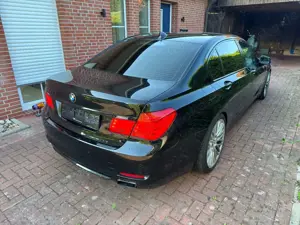 BMW 750 Bild 4
